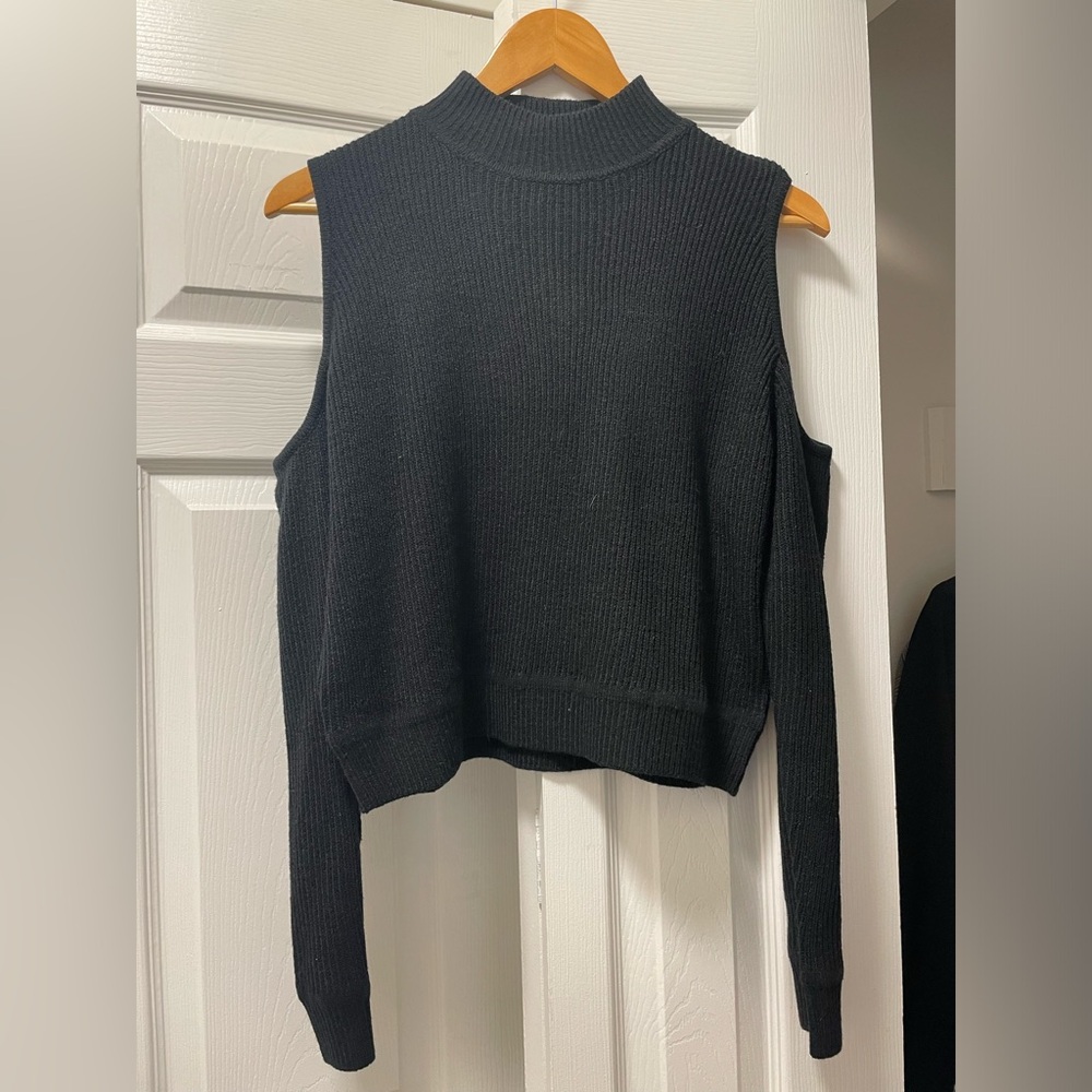 HM Black Off-shoulder Sweater